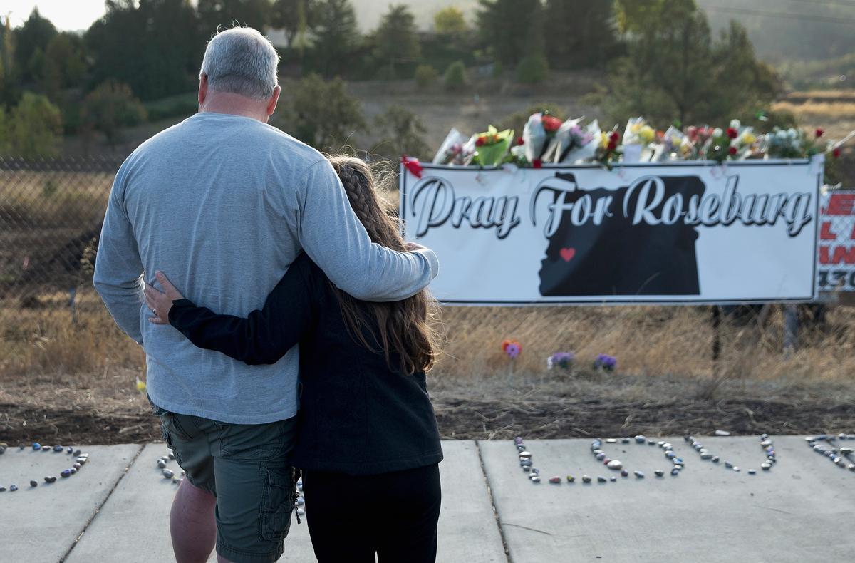 In Oregon Visit, Obama Will Find Grief but Also Resentment