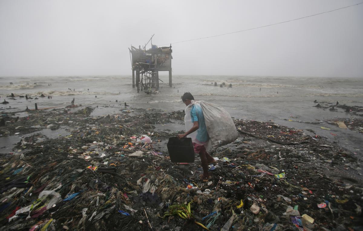 Typhoon Leaves 2 Dead, 16,000 Displaced in Philippines