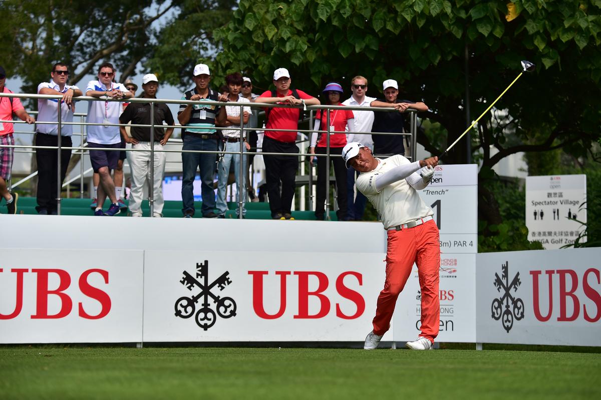Rose Holds One-Shot lead, Lu Continues Good Form as Johnson Misses Cut at Hong Kong Open.