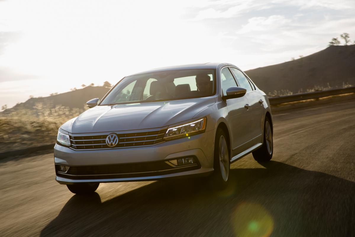 2016 Volkswagen Passat SEL Premium