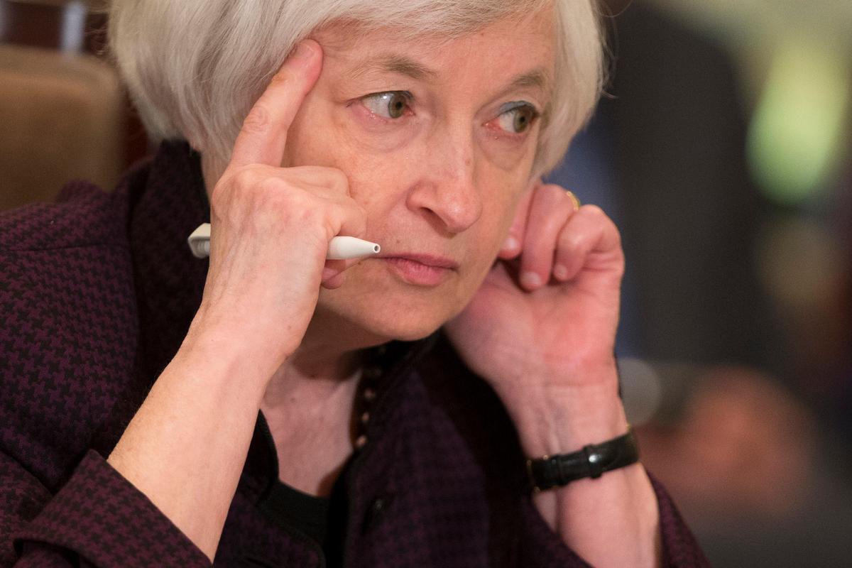 Fed Looks at Way to Shift Big-Bank Losses to Investors
