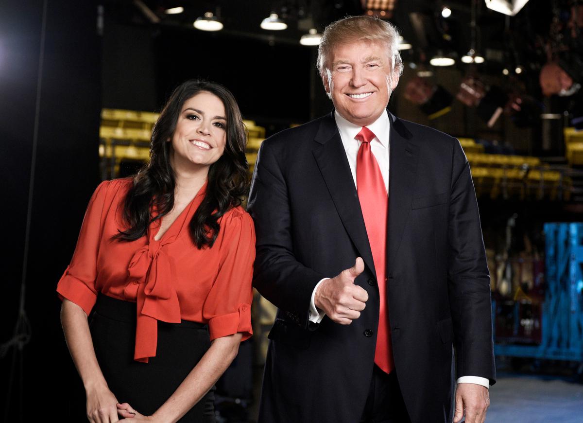 Hosting ‘SNL,’ Donald Trump Fends Off Mock Heckler