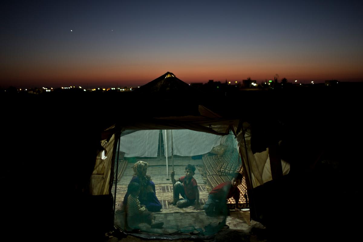 Experts Say States Lack Legal Authority to Block Refugees