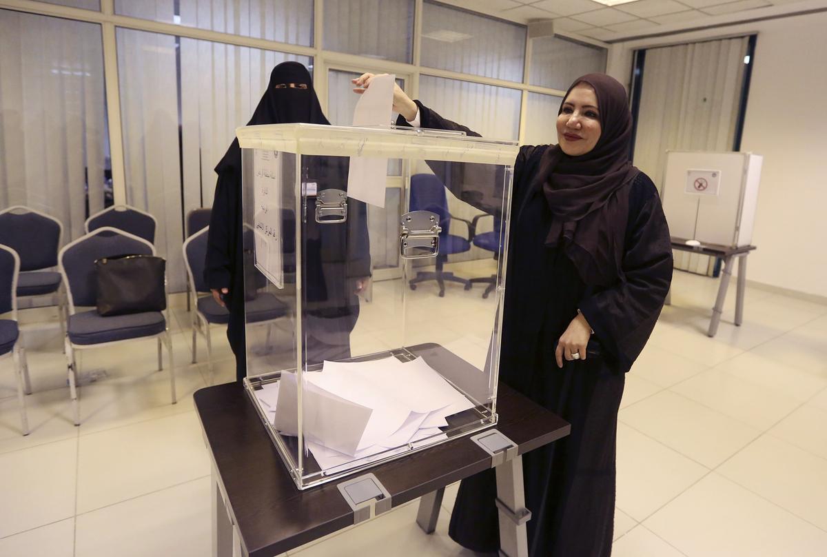Saudi Women Vote for the First Time in Landmark Election