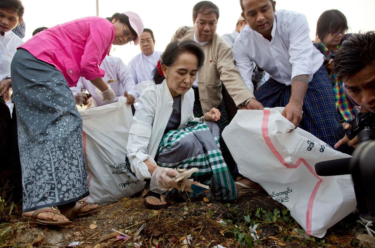 After Election Win, Suu Kyi Gets to Work Cleaning Up Burma