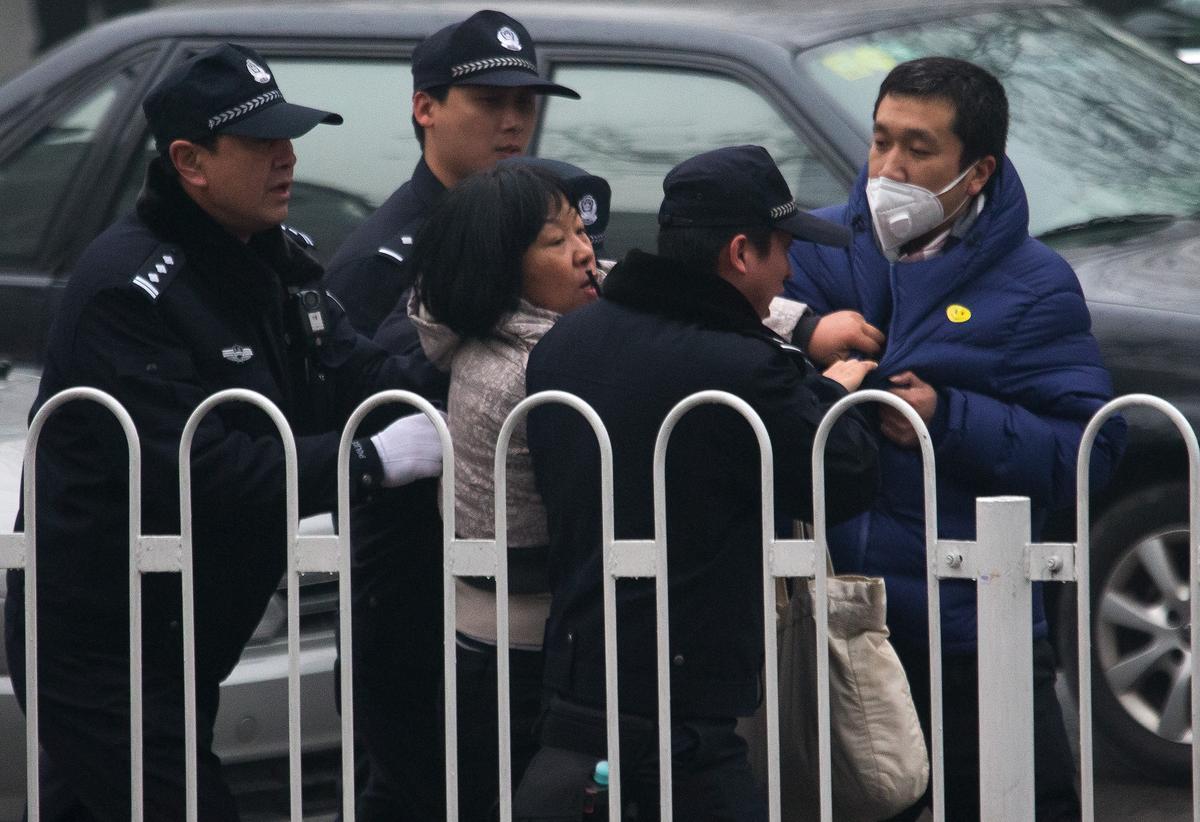 Journalists Behind Bars: 2015 Report Highlights China, Egypt