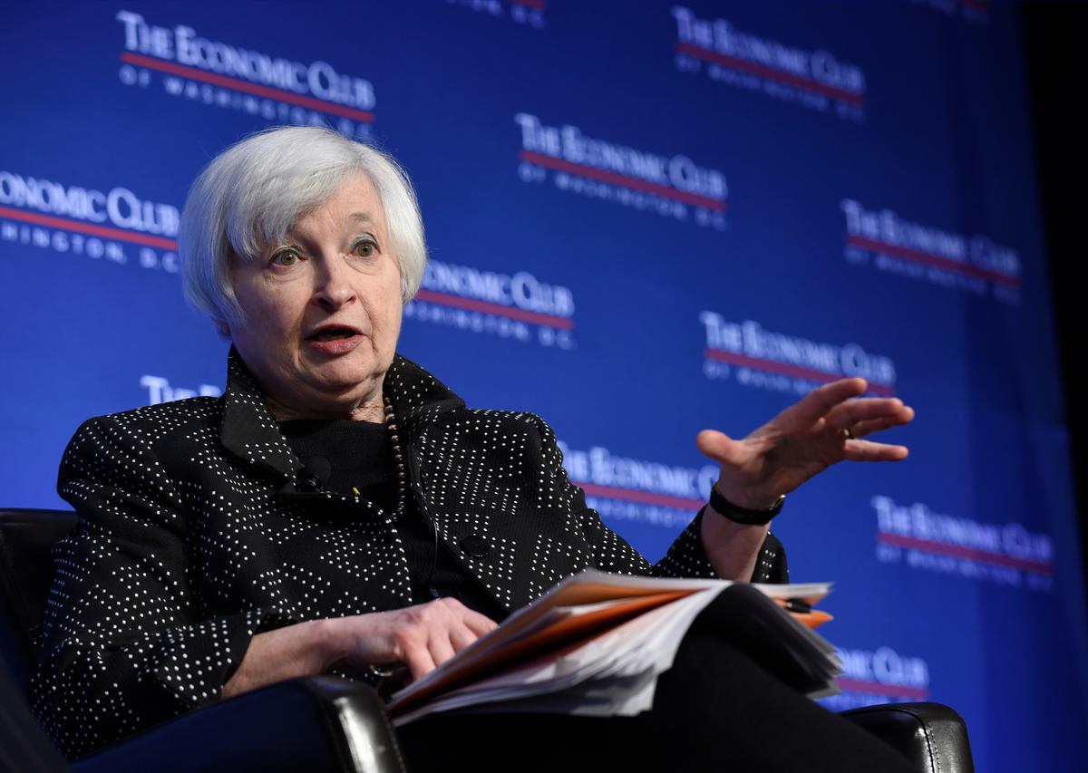Fed Finally Lifts Key Interest Rate From Near Zero