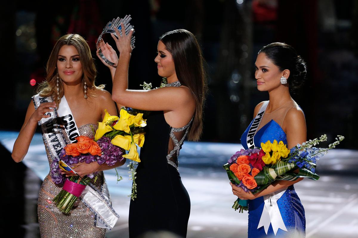 After Miss Colombia Gets De-crowned in Miss Universe, Outraged Colombians Look for Someone to Blame
