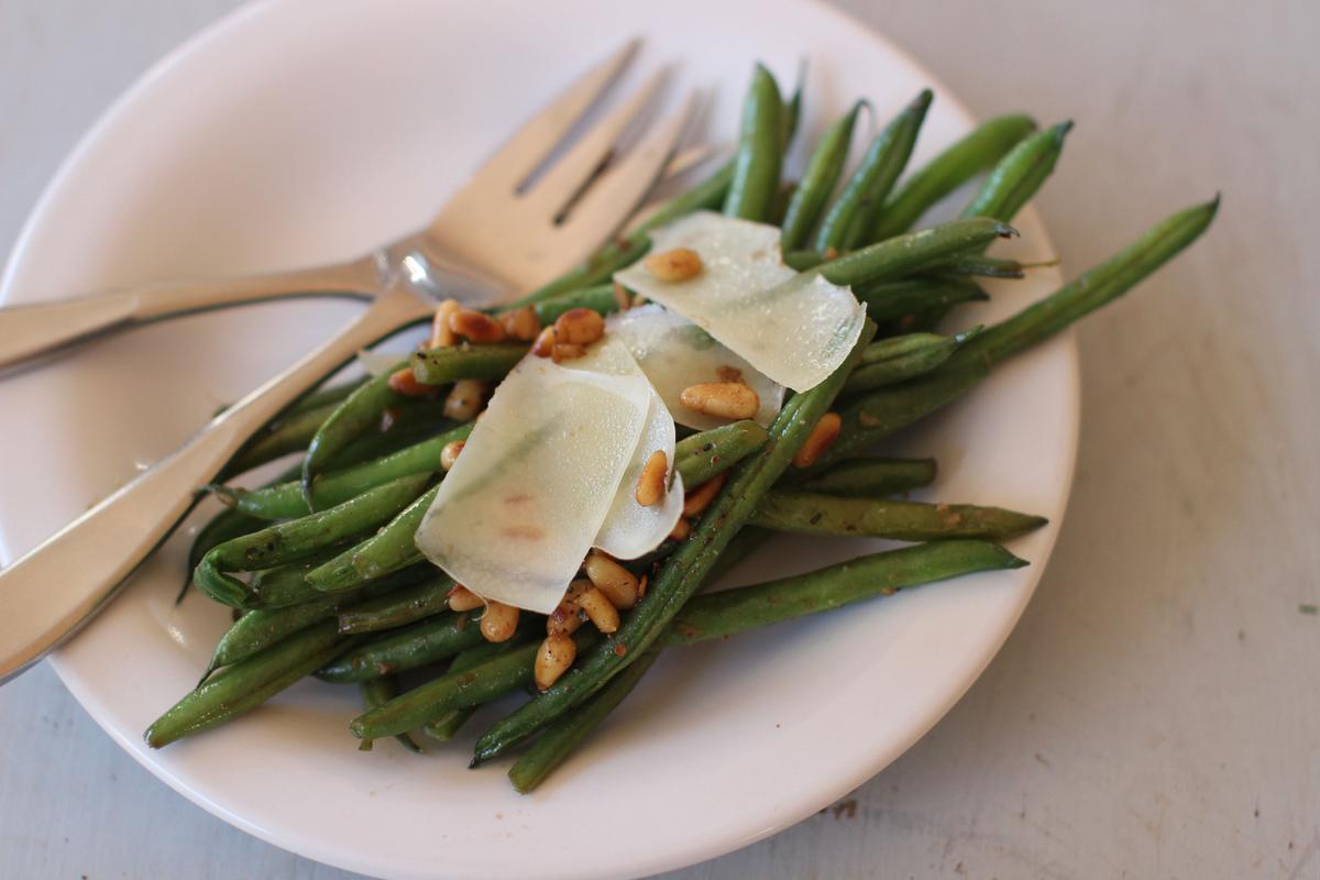 Want to Eat Healthier? Move Sides to the Center of the Plate