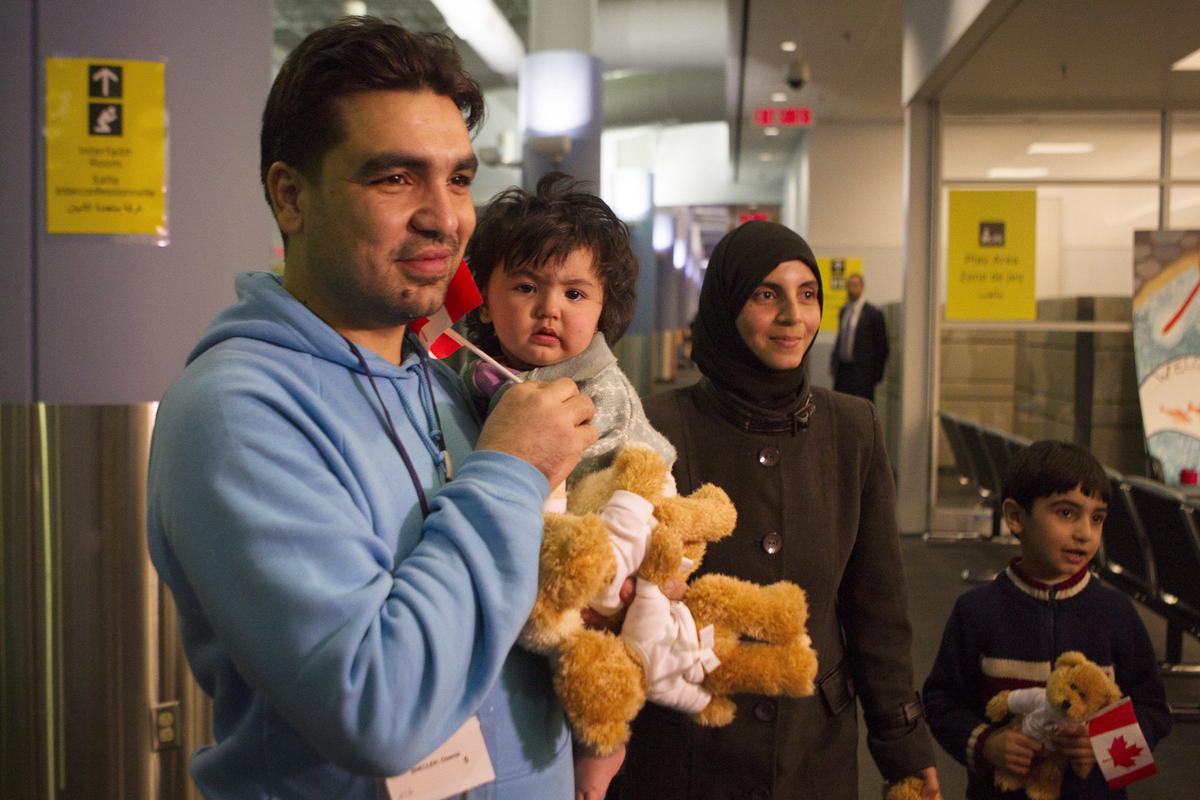 Social Media Playing Key Role as Syrian Refugees Arrive in Canada