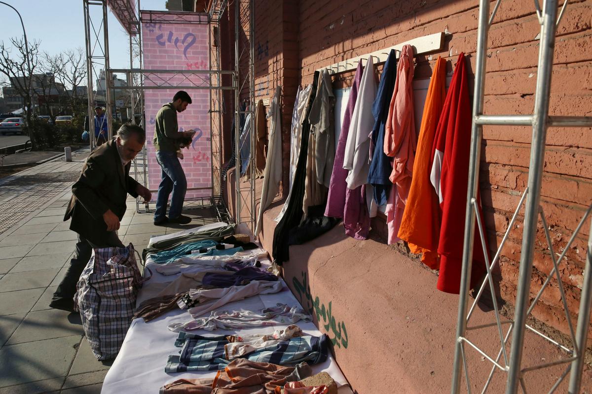 Iran’s Needy Get Winter Clothes From ‘Walls of Kindness’