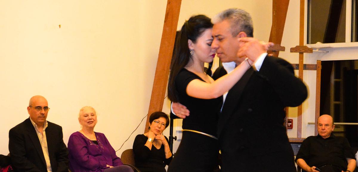 Tango Master Shows How It’s Done
