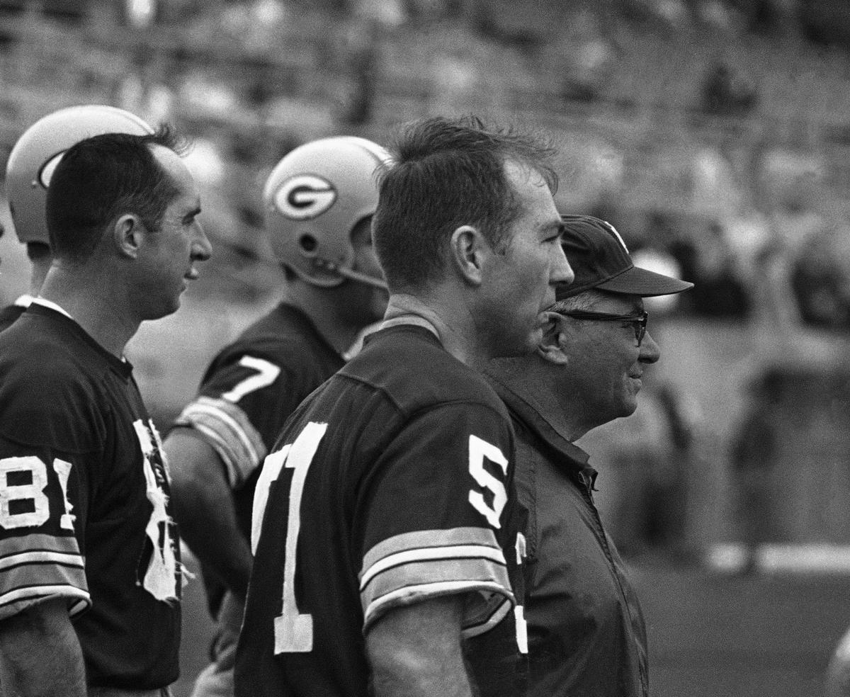 Hall of Fame Quarterback Bart Starr Dies at 85, Says Family