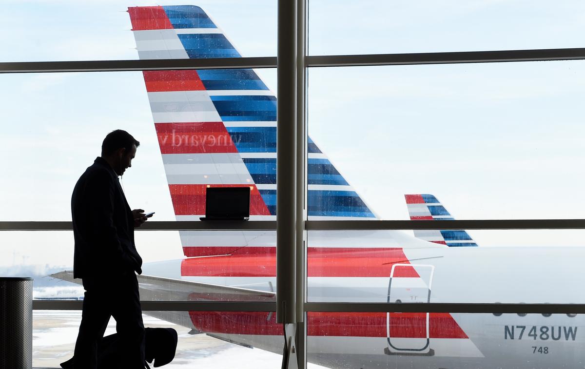 Flight Cancellations, Delays Persist in Wake of US Blizzard
