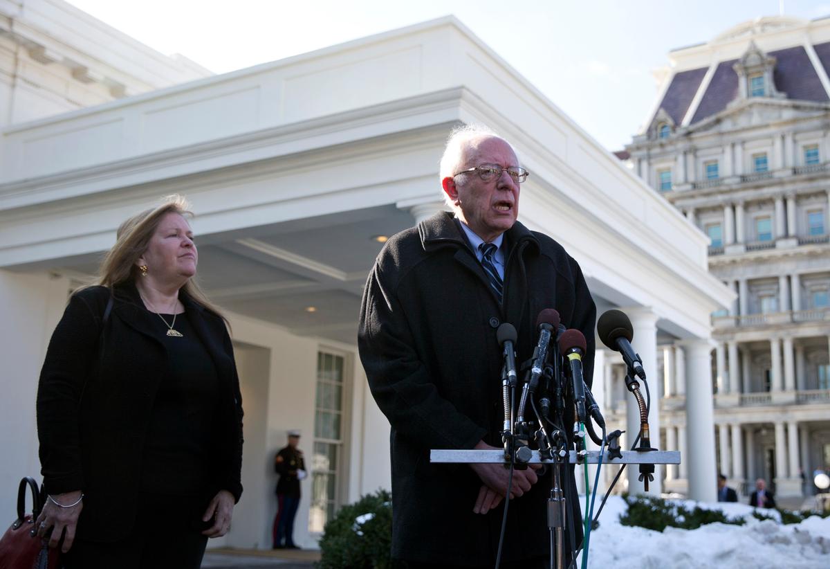 Obama, Sanders at the White House: Nice Chat but That’s All