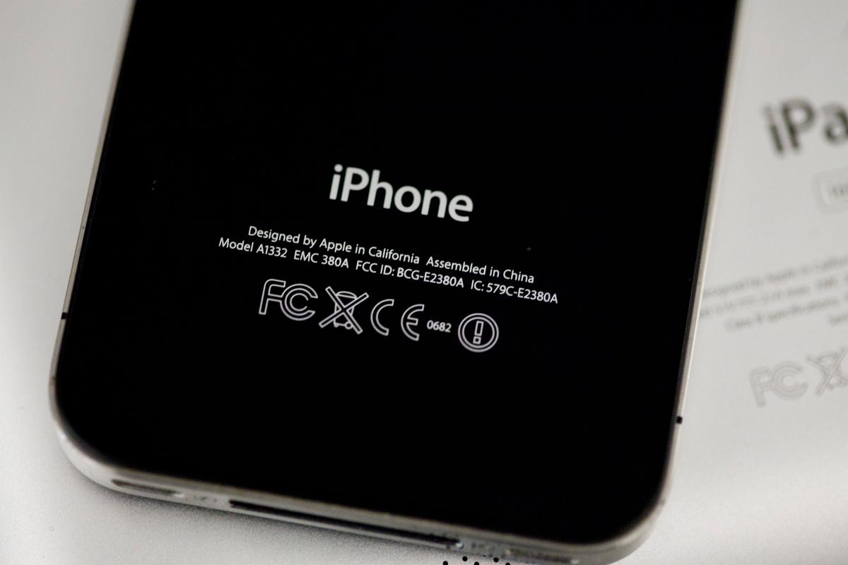 He Took His Daughter’s Phone Away After He Found an Inappropriate Text. Then Mom Called the Cops...