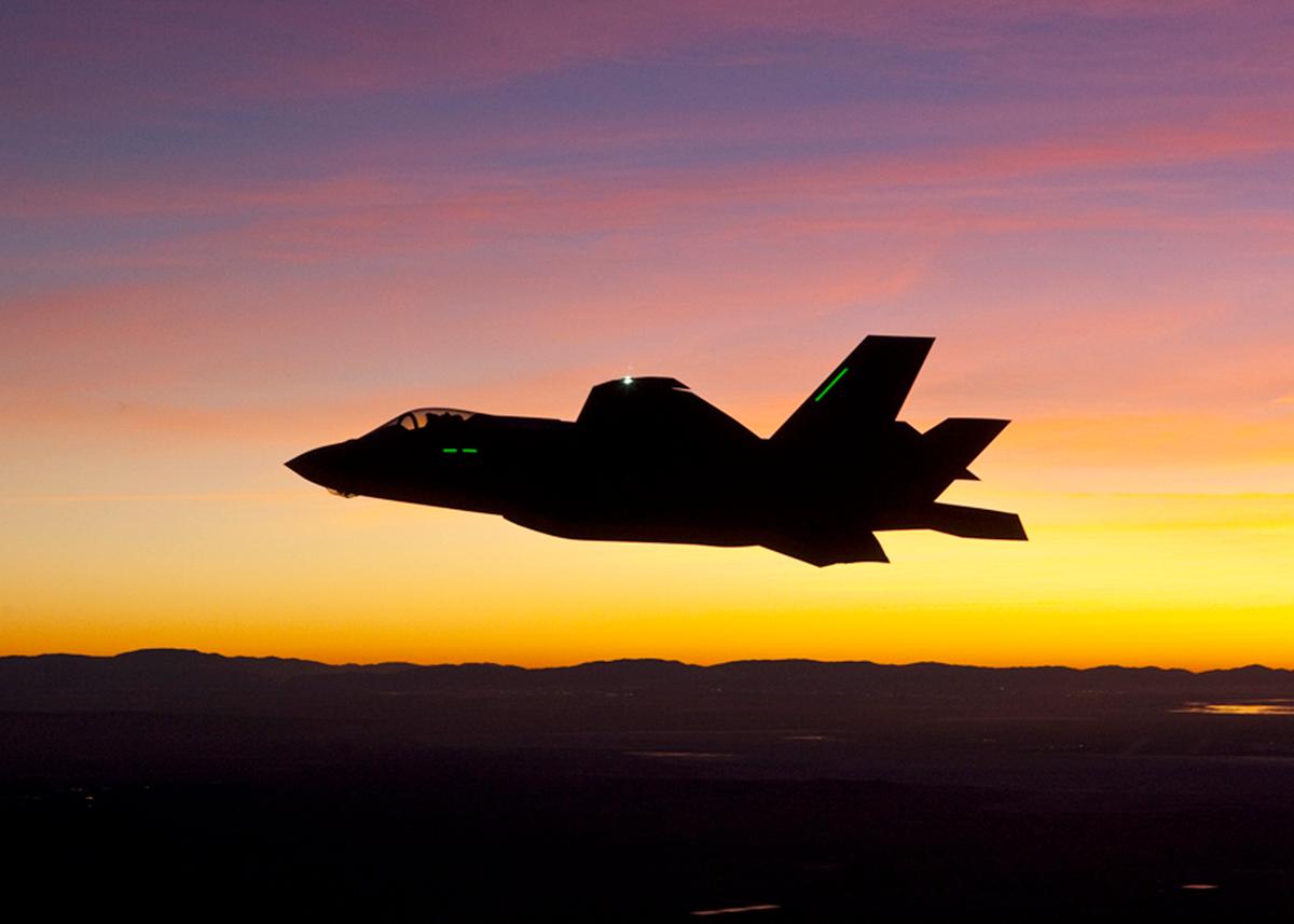 Official: Fighter Jets Caused Sonic Booms Along Coast