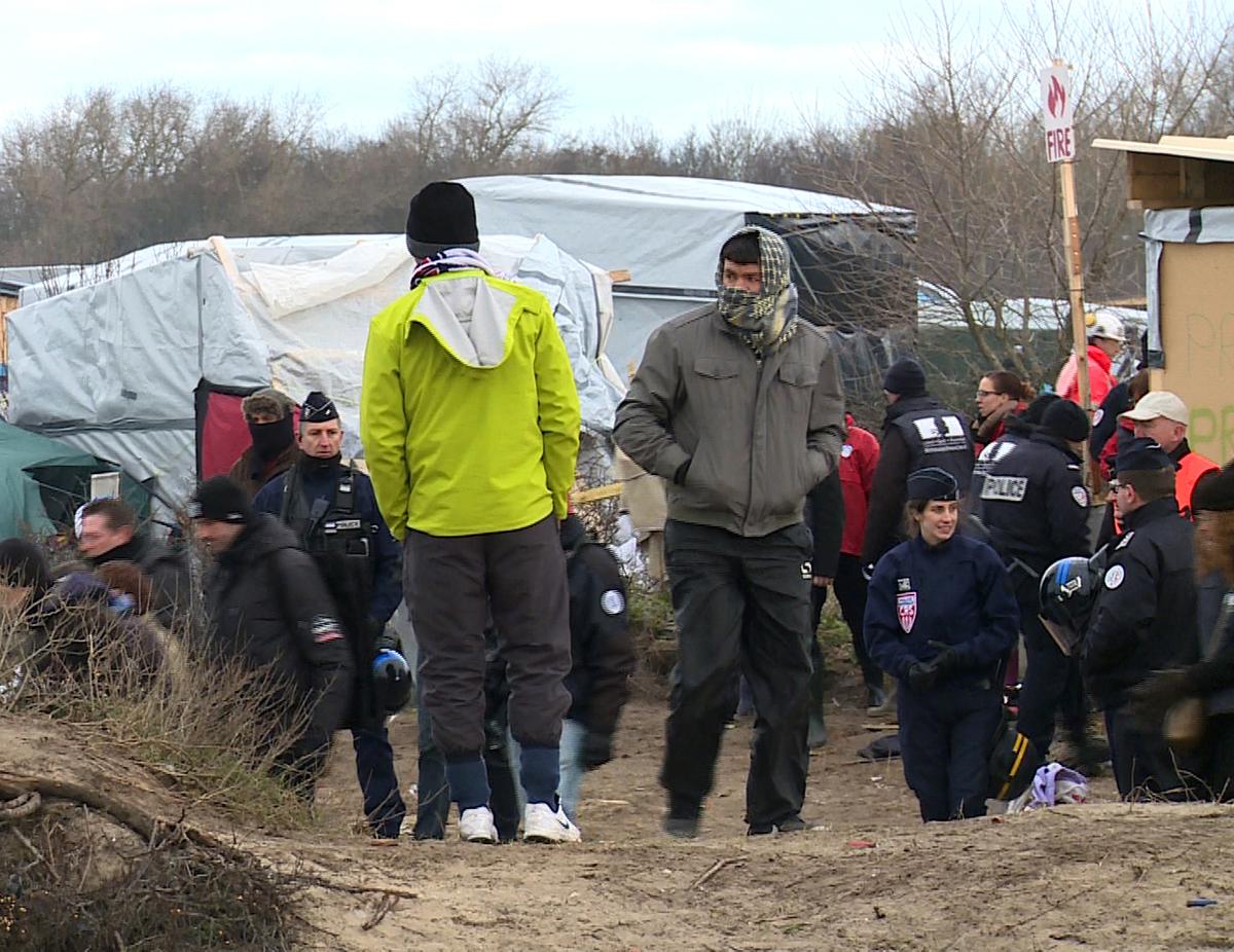 UK and France to Construct Border Wall in Calais to Deter Migrants