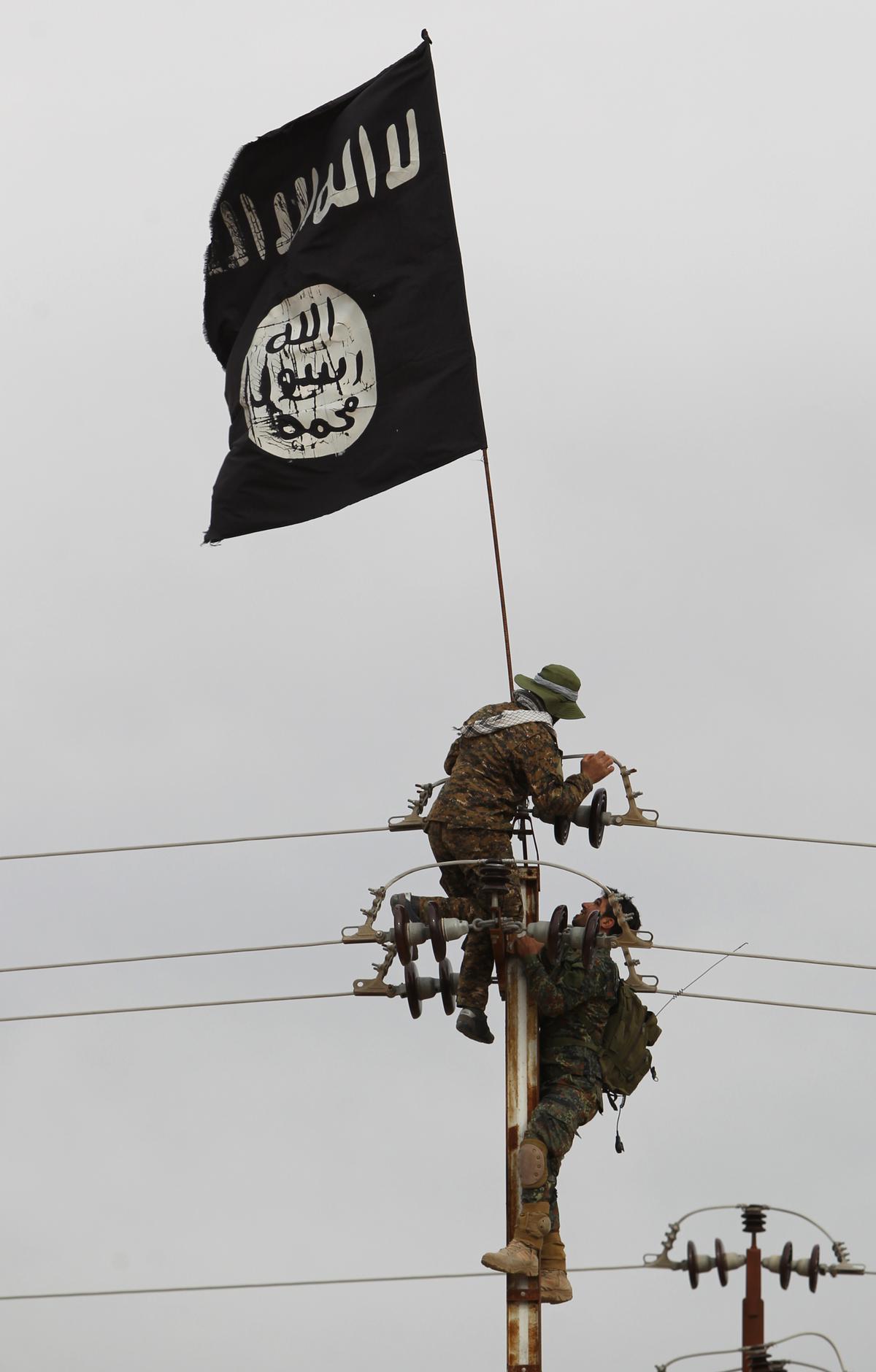 Soldier to Plead Guilty in Trying to Help ISIS