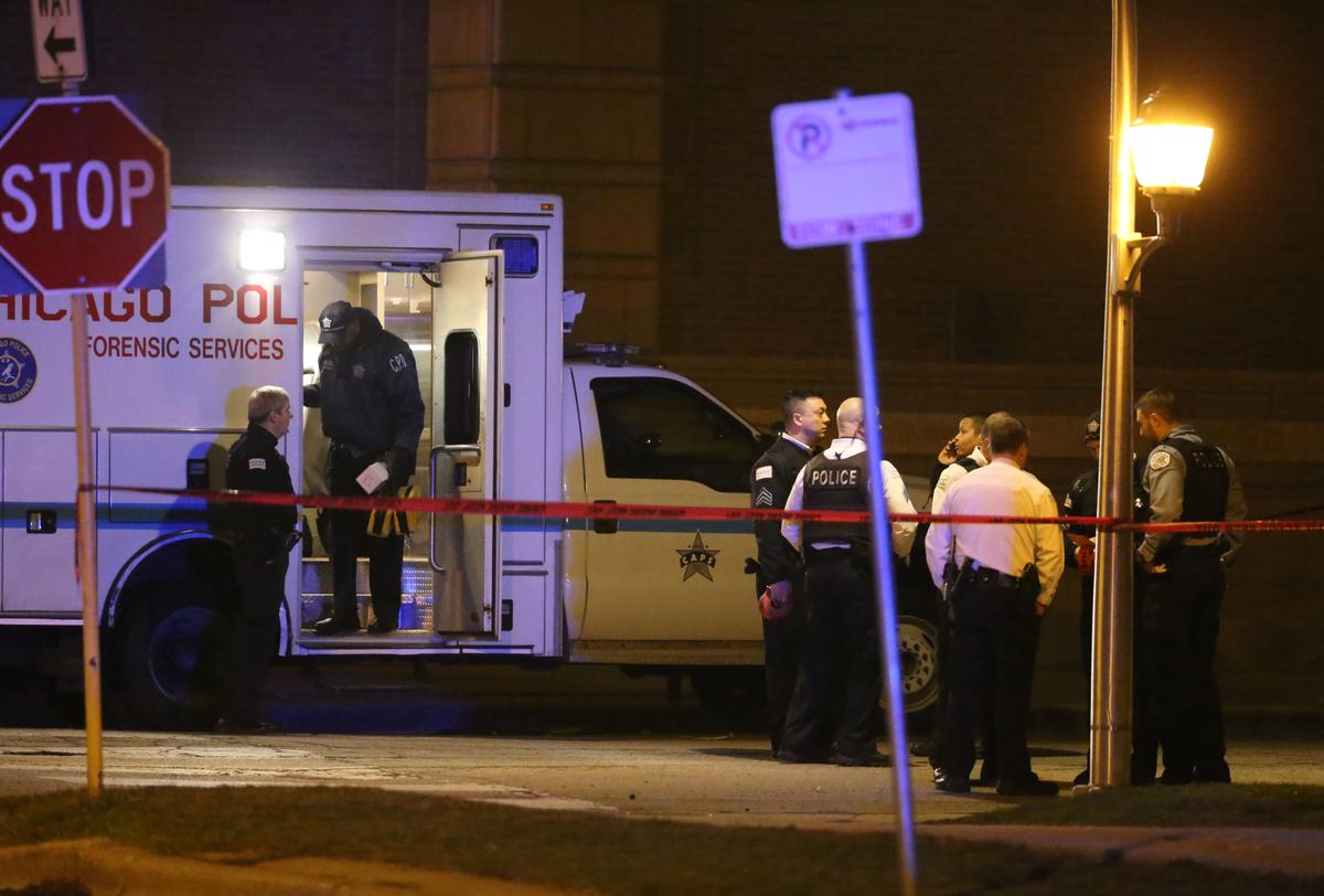 Police: Suspect Killed, 3 Officers Hurt in Chicago Shootout