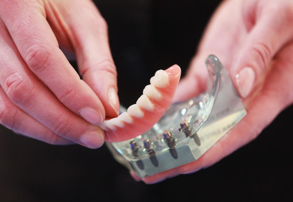 AI Greatly Improves Denture Design, HK Research Wins International Award