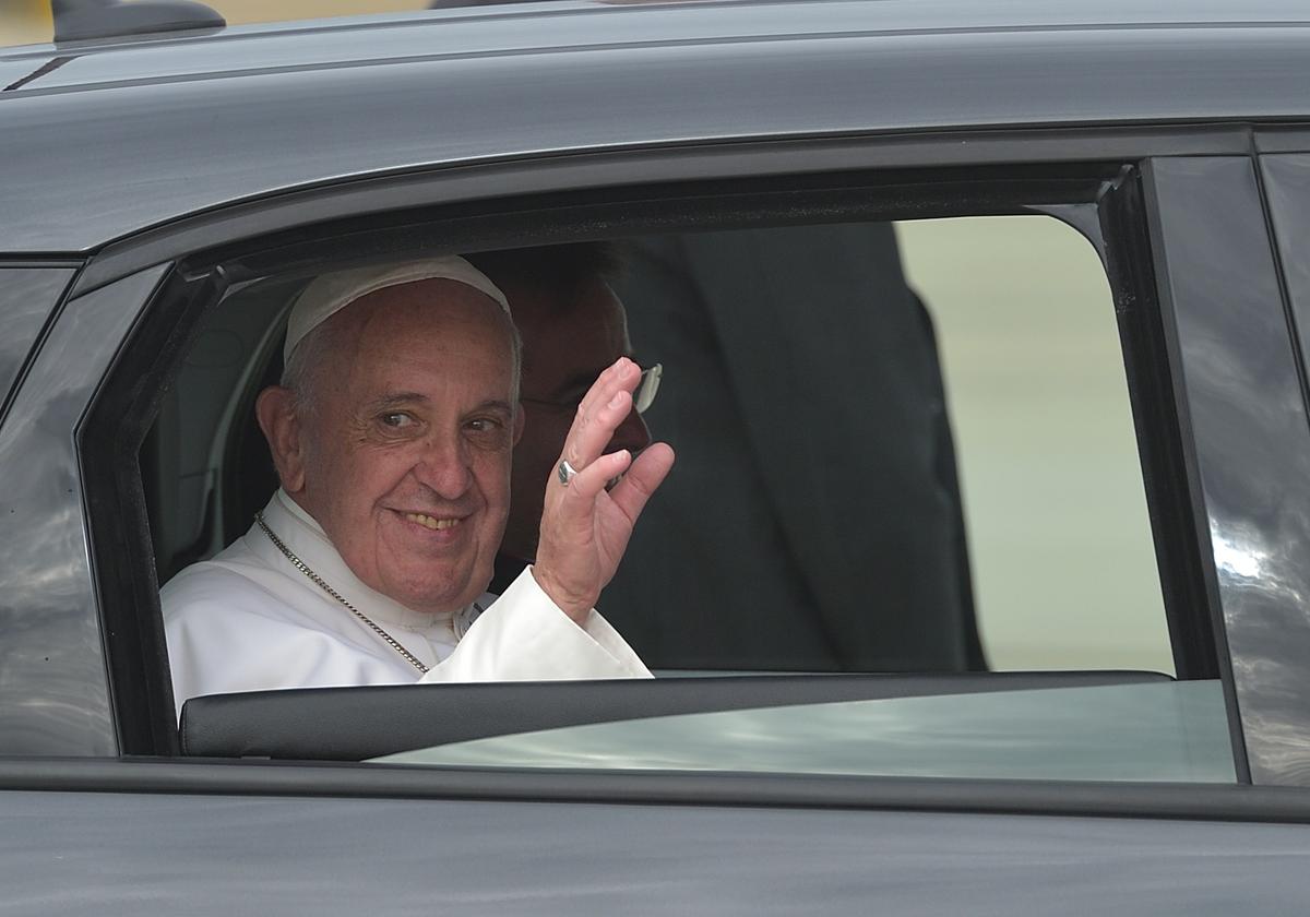 Man Buys ‘Popemobile’ for $300k at Charity Event