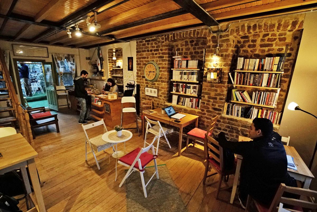 In Istanbul, an Arabic Bookstore Anchors Syrian Refugees