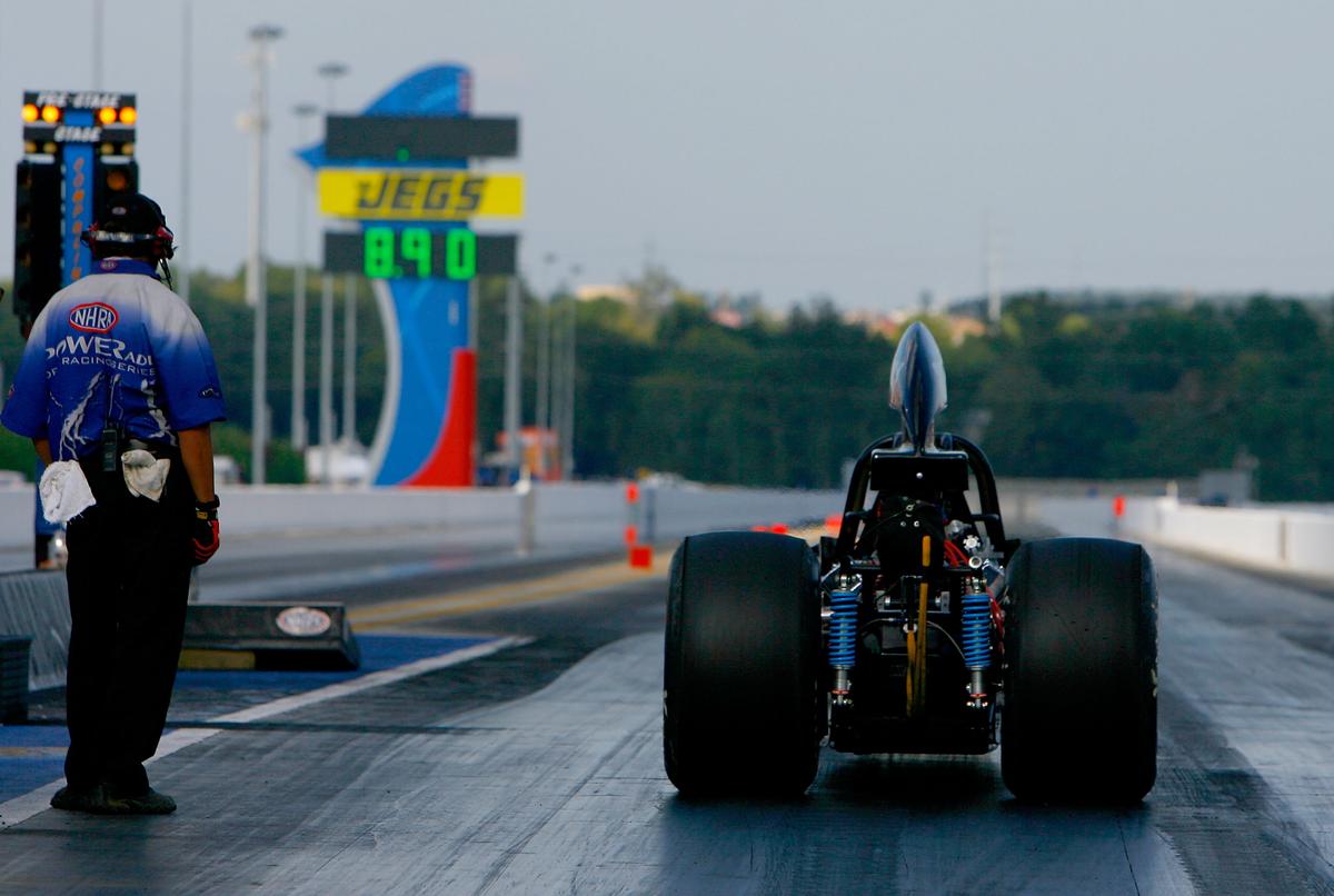 Ronnie Davis: Drag Racer Dies From Injuries Sustained in Crash, Race Track Says