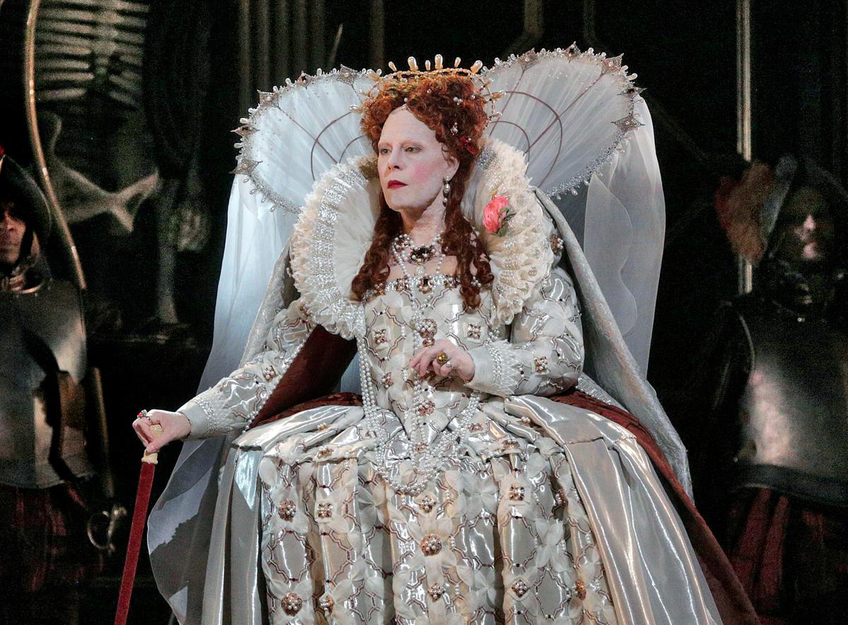 Soprano Stars in Met Opera HD Broadcast as Angry Queen
