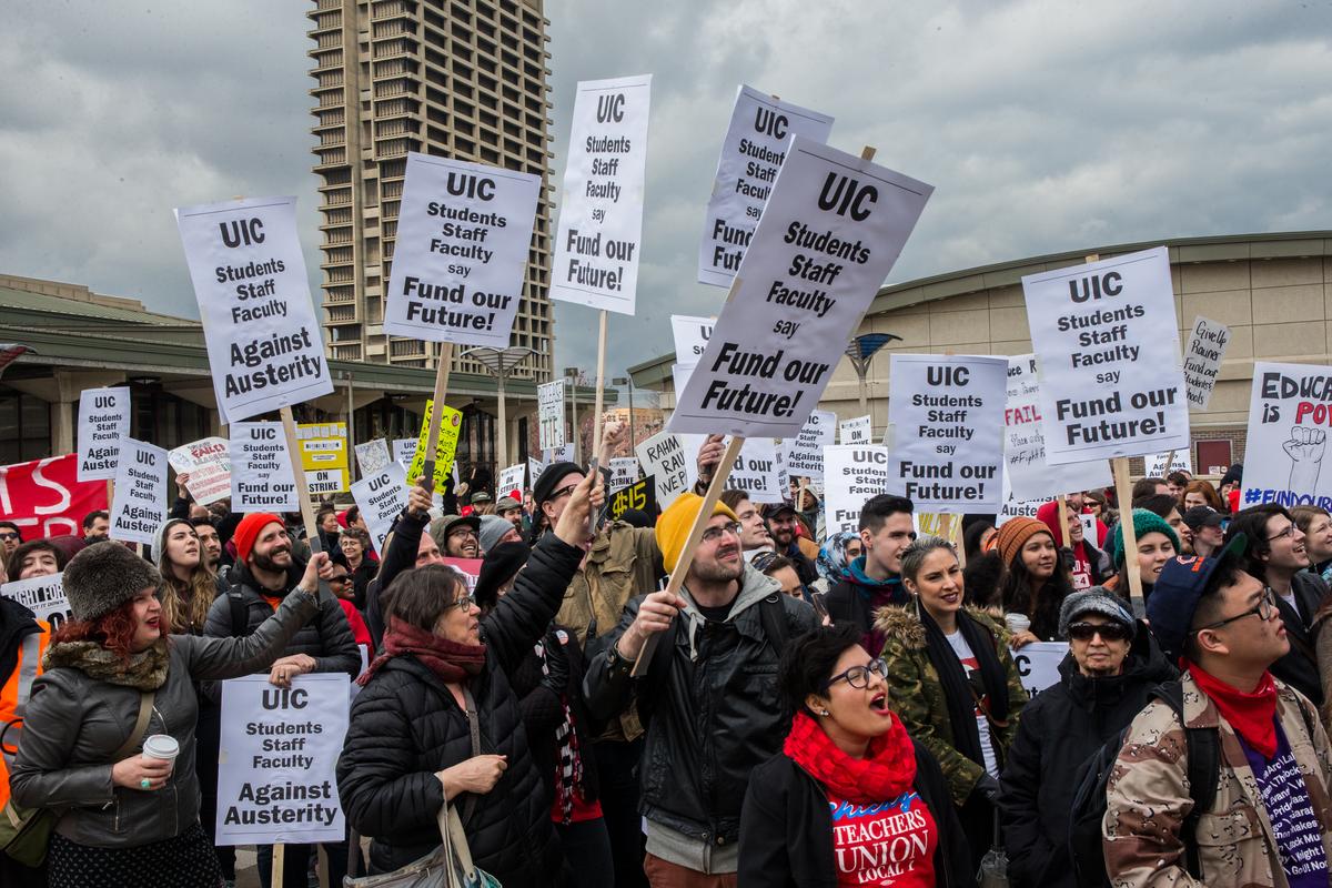 Classes Canceled for 400,000 Students as Chicago Teacher Strike