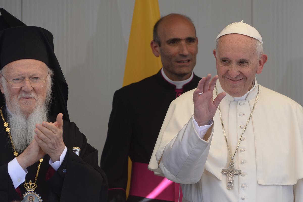 Pair of Christian Refugees Promised Refuge by Pope Passed Over for Muslims Instead