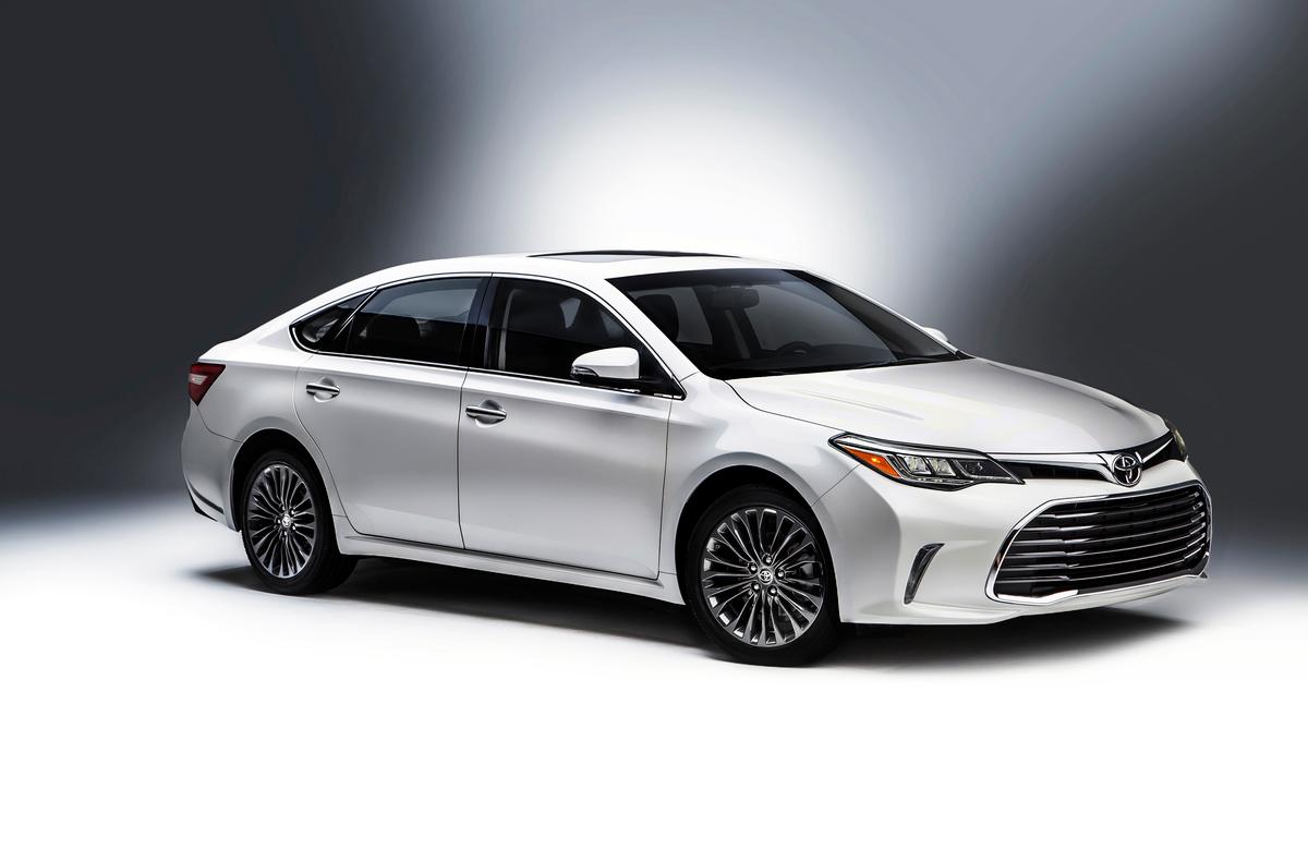 2016 Toyota Avalon Hybrid Limited: Let’s Go Places