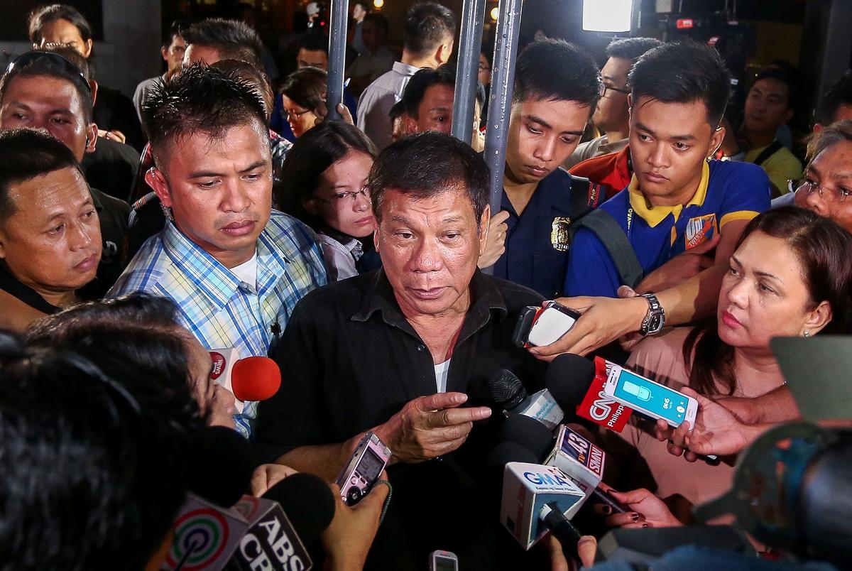 Philippine President Urges Public to Kill Drug Dealers