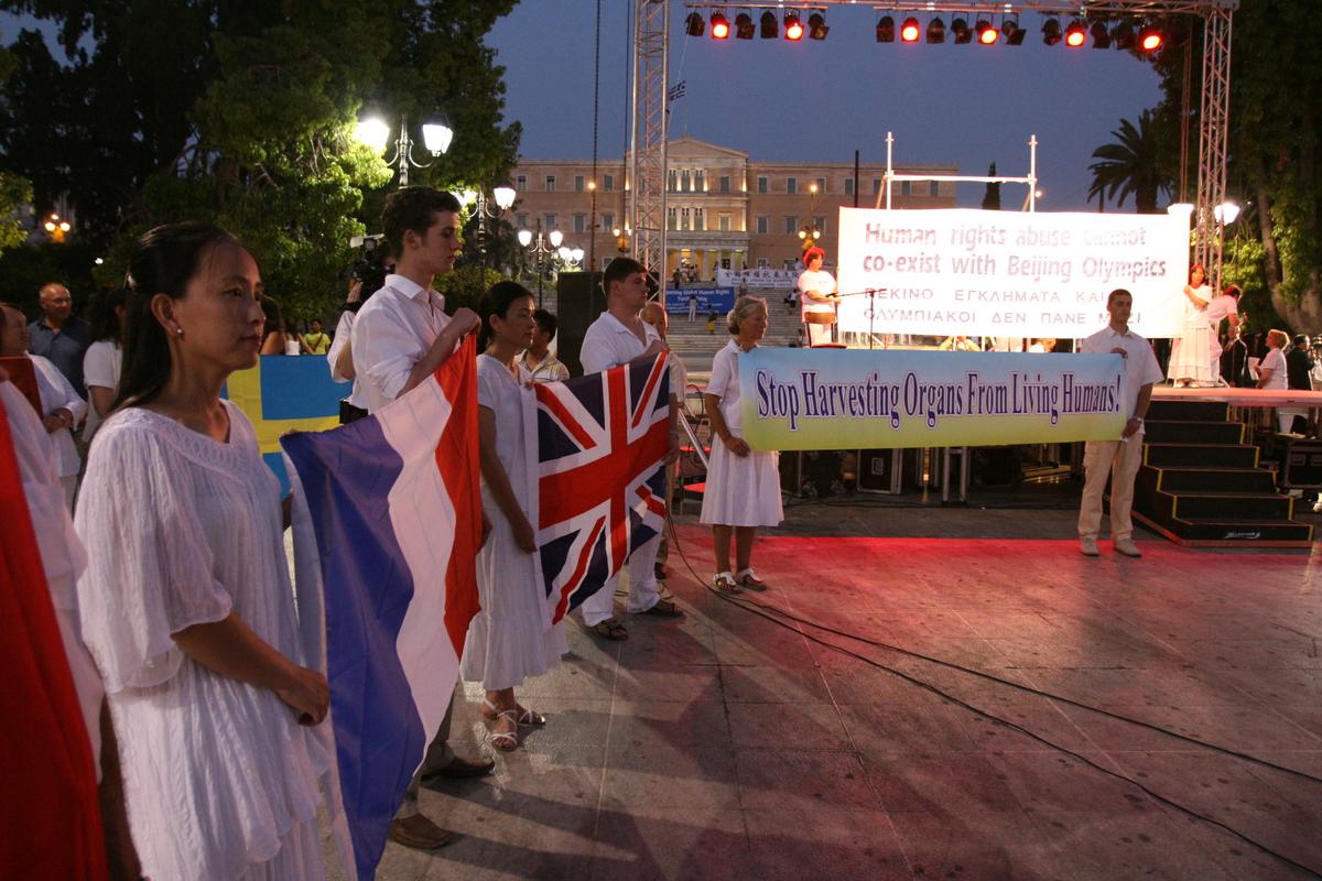 Photo Report: Global Human Rights Torch Relay Begins in Athens