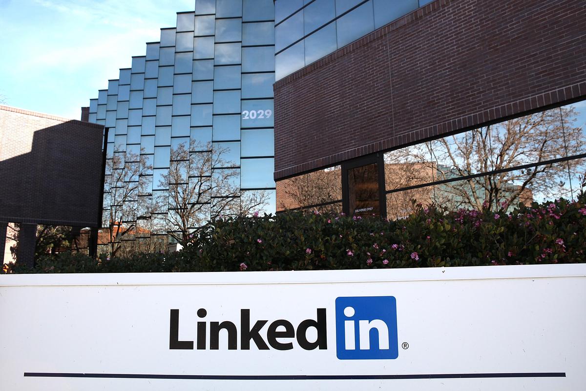 Why Has Microsoft Paid $26B for Business Networking Platform LinkedIn?