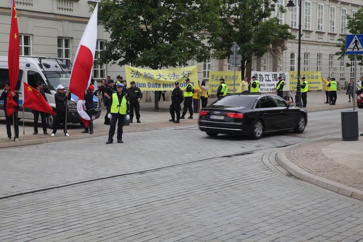 How Xi Jinping Was Welcomed in Poland