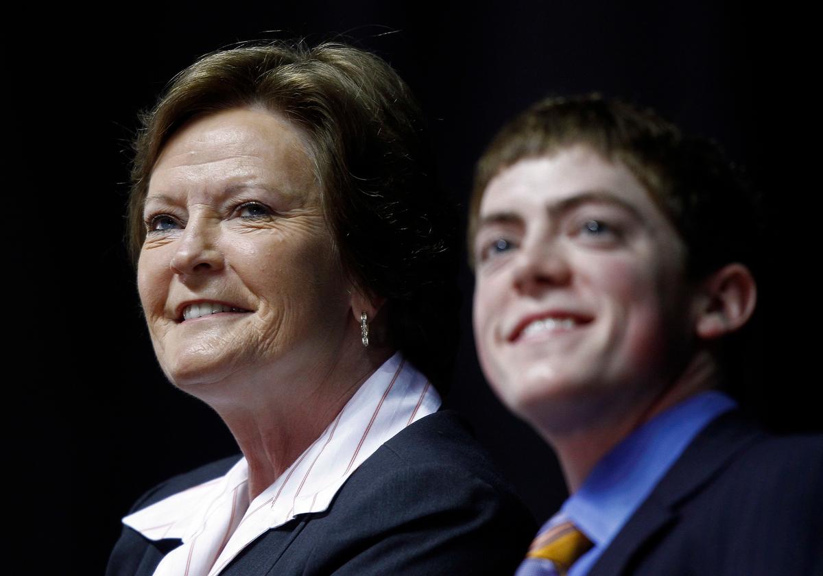 Coach Pat Summitt Dies at 64, Players and Sports Stars Send Tributes