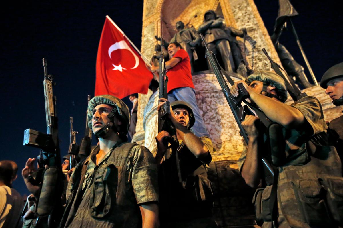 UPDATE: Turkish President Returns to Istanbul, Over 100 Arrested After Attempted Coup