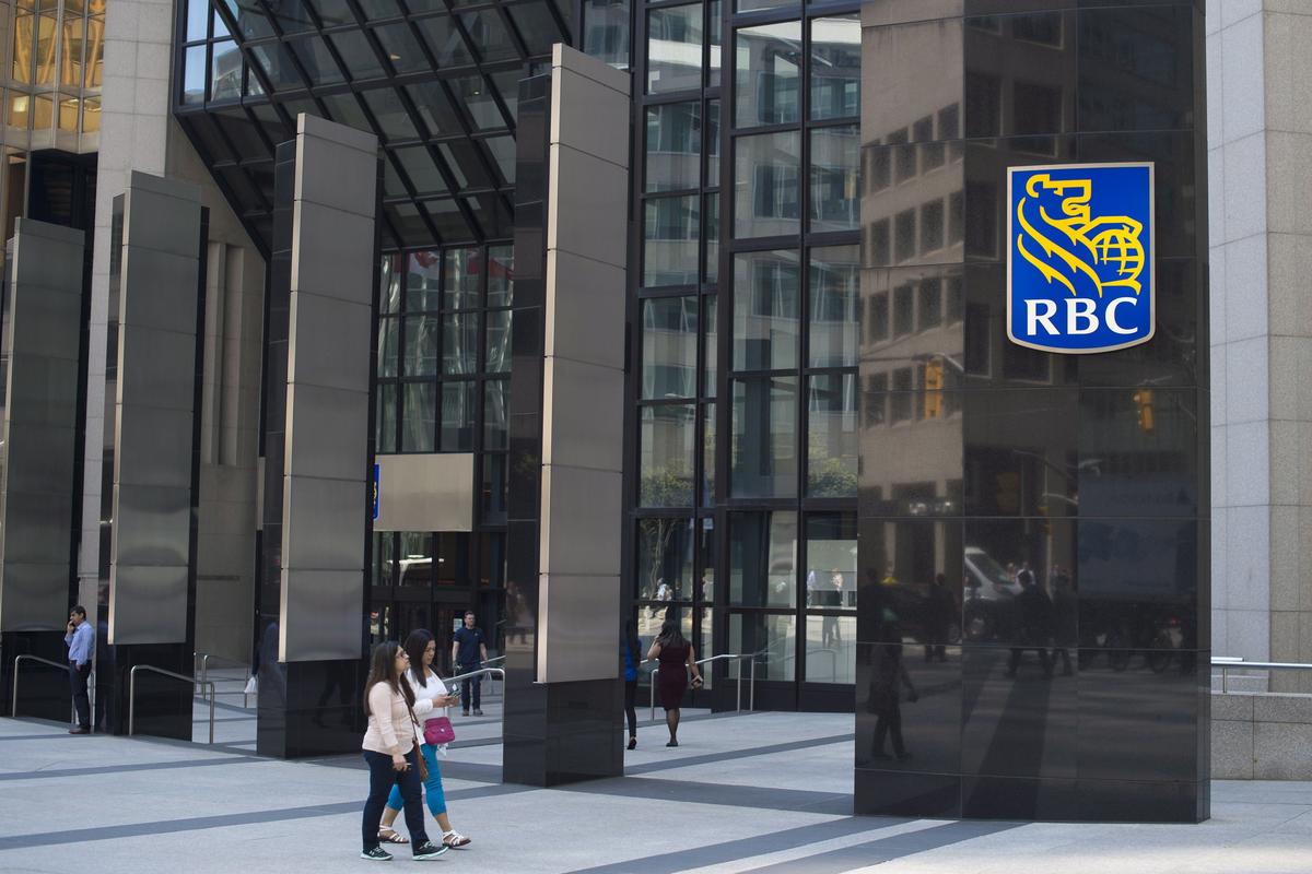 Offshore Tax Evasion: Two Banks to Hand Over Canadian Files