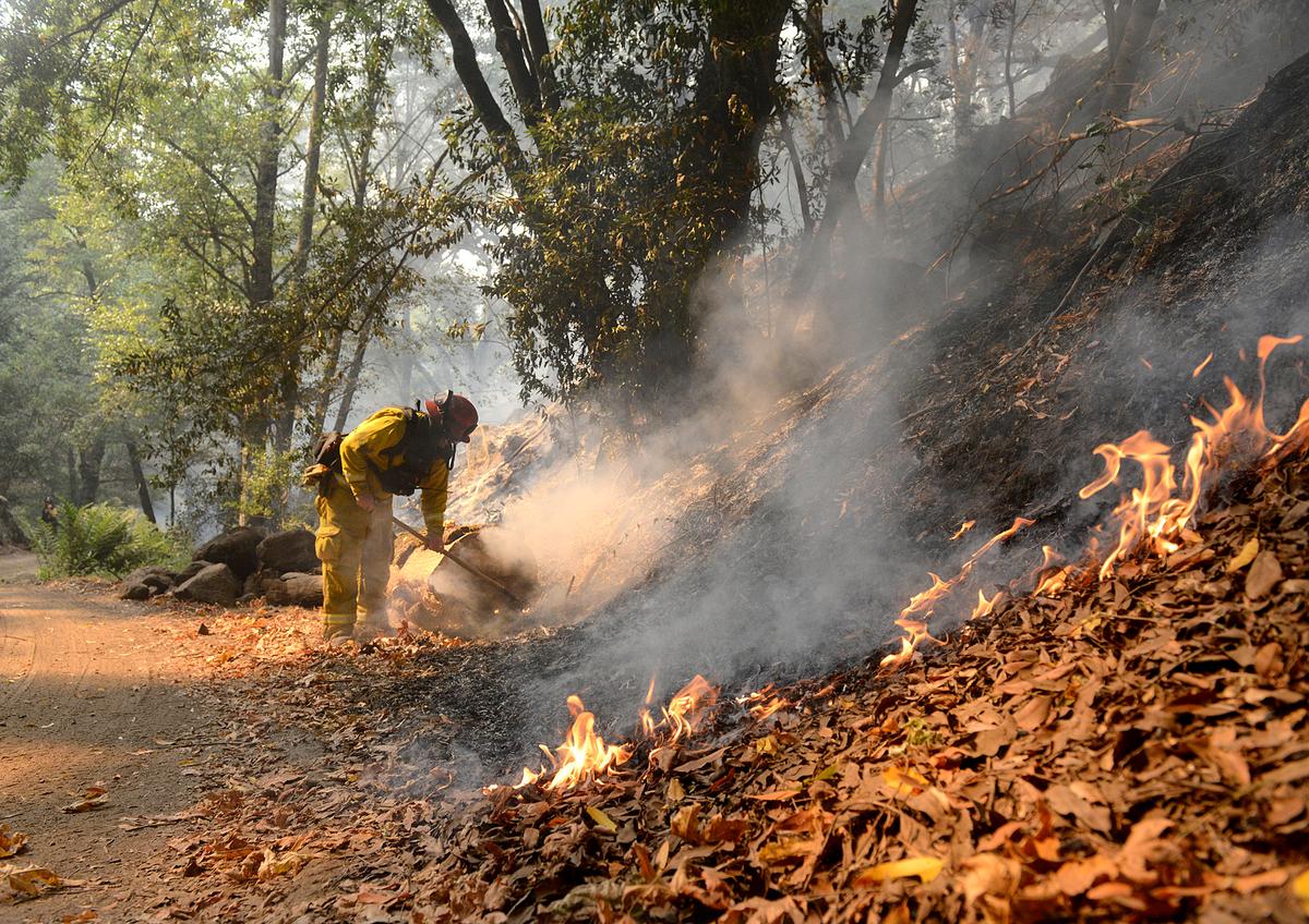 Hotter Weather Expected Near Blaze That Killed 1