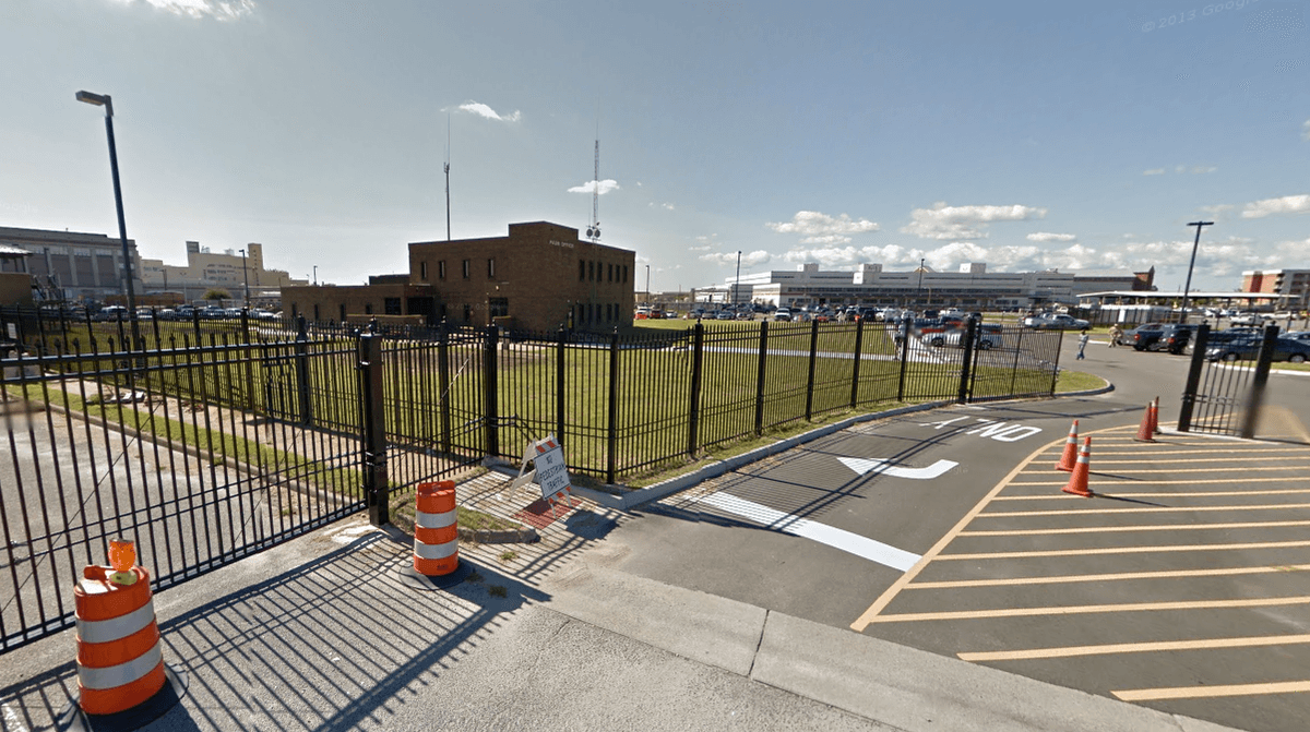 3 Buildings Evacuated at Naval Shipyard Due to ‘Threatening Message’