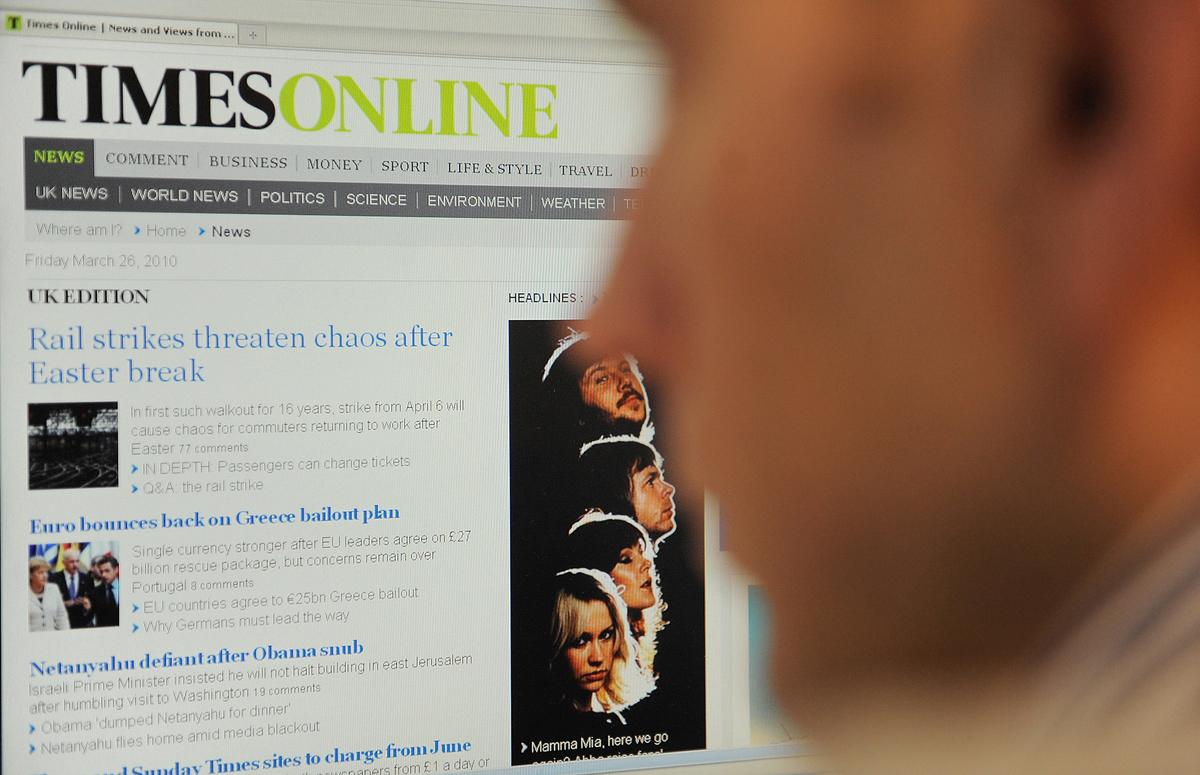 Newspapers Rethink Paywalls as Digital Efforts Splutter