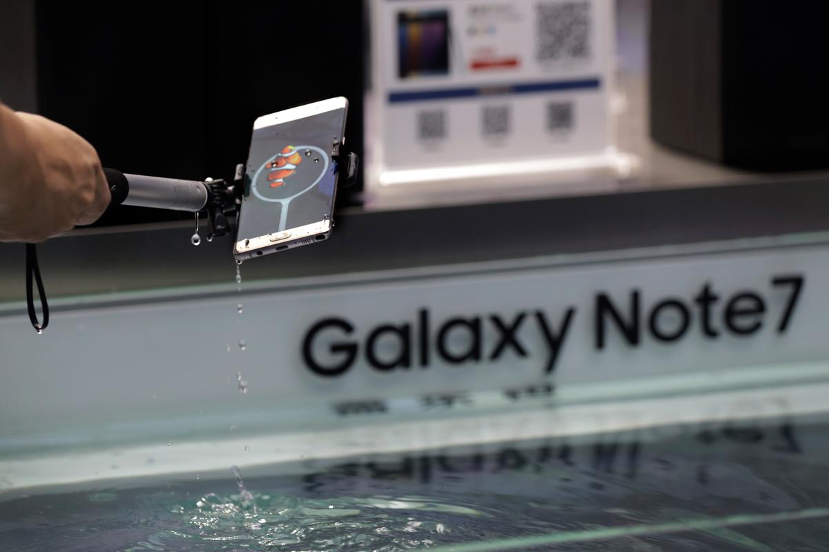 Tests After Explosion Claims Slow Galaxy Note 7 Deliveries