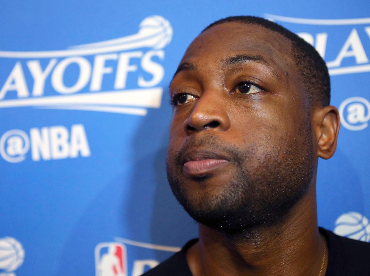 Dwyane Wade Mourns Cousin, Urges Tougher Gun Laws in Chicago