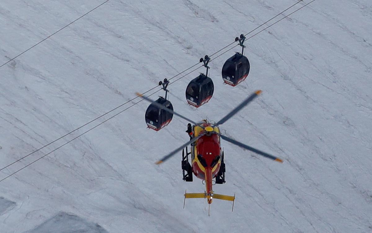 Tourists, Trapped in Mont Blanc Cable Car Overnight, Rescued