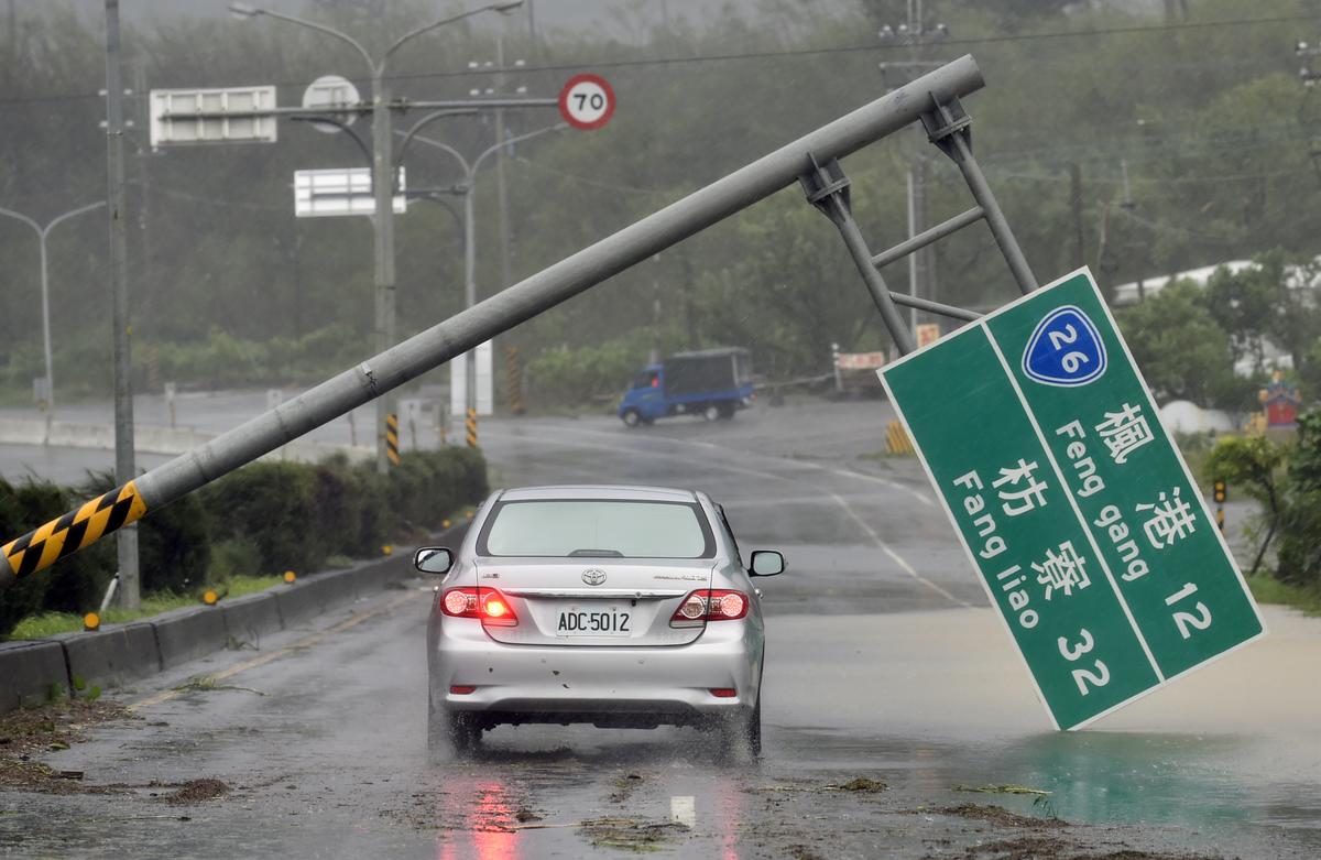 Super Typhoon Meranti Hits Southern China After Ravaging Taiwan