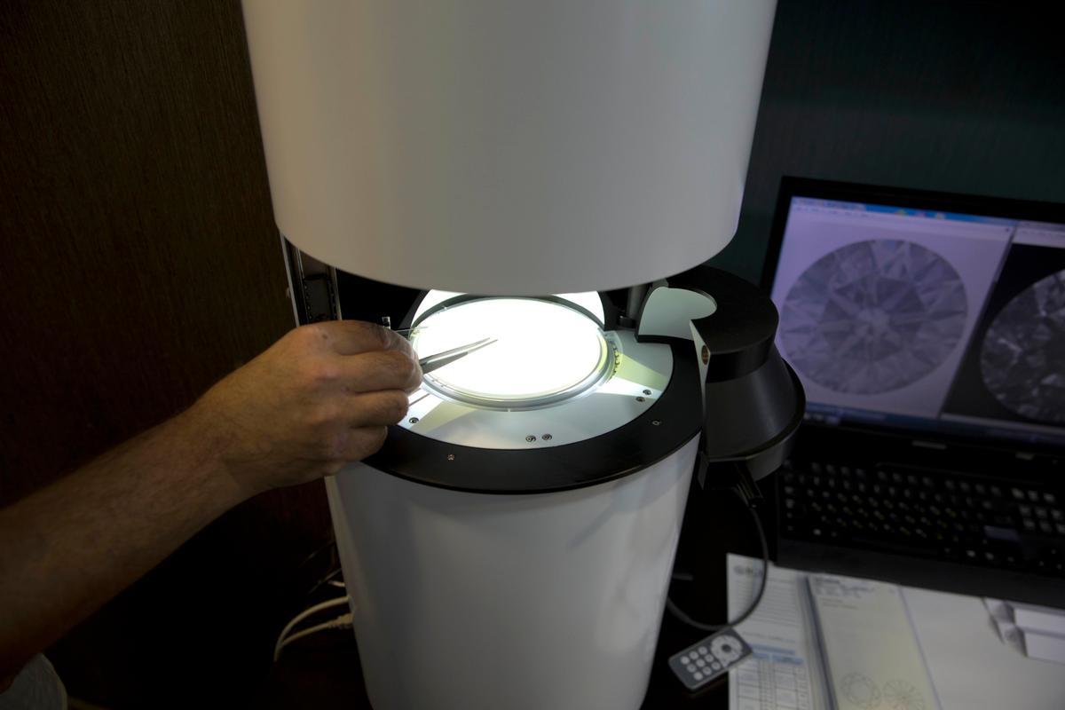New Israeli Machine to Standardize Diamond Grading