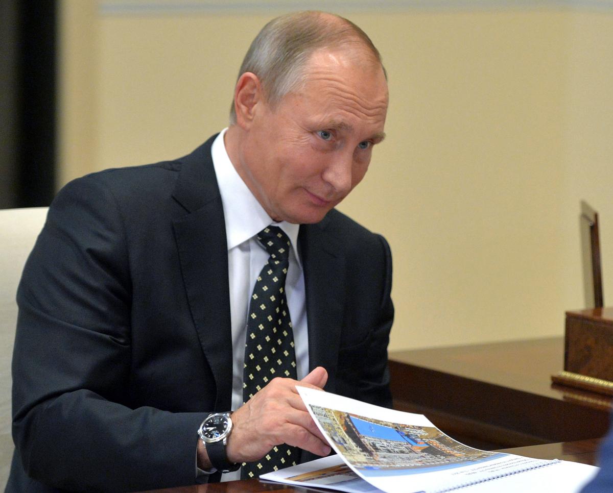 Putin, Trump Speak by Phone, Agree to Work to Improve Ties