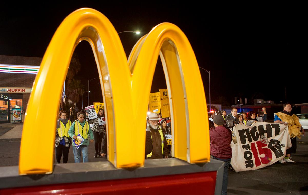 Former McDonald’s CEO: Minimum Wage Protests Forcing Chain to Use Self-Serving Kiosks