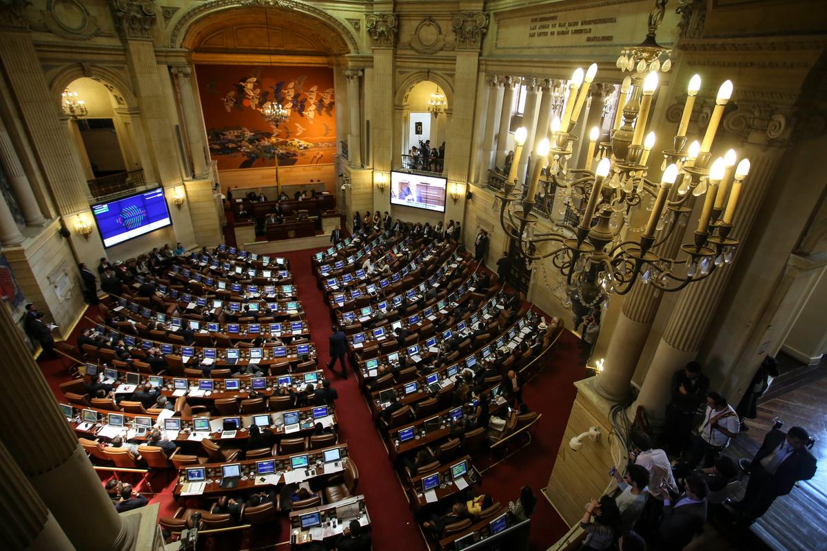 Colombian Congress Ratifies Peace Deal; Critics Boycott Vote